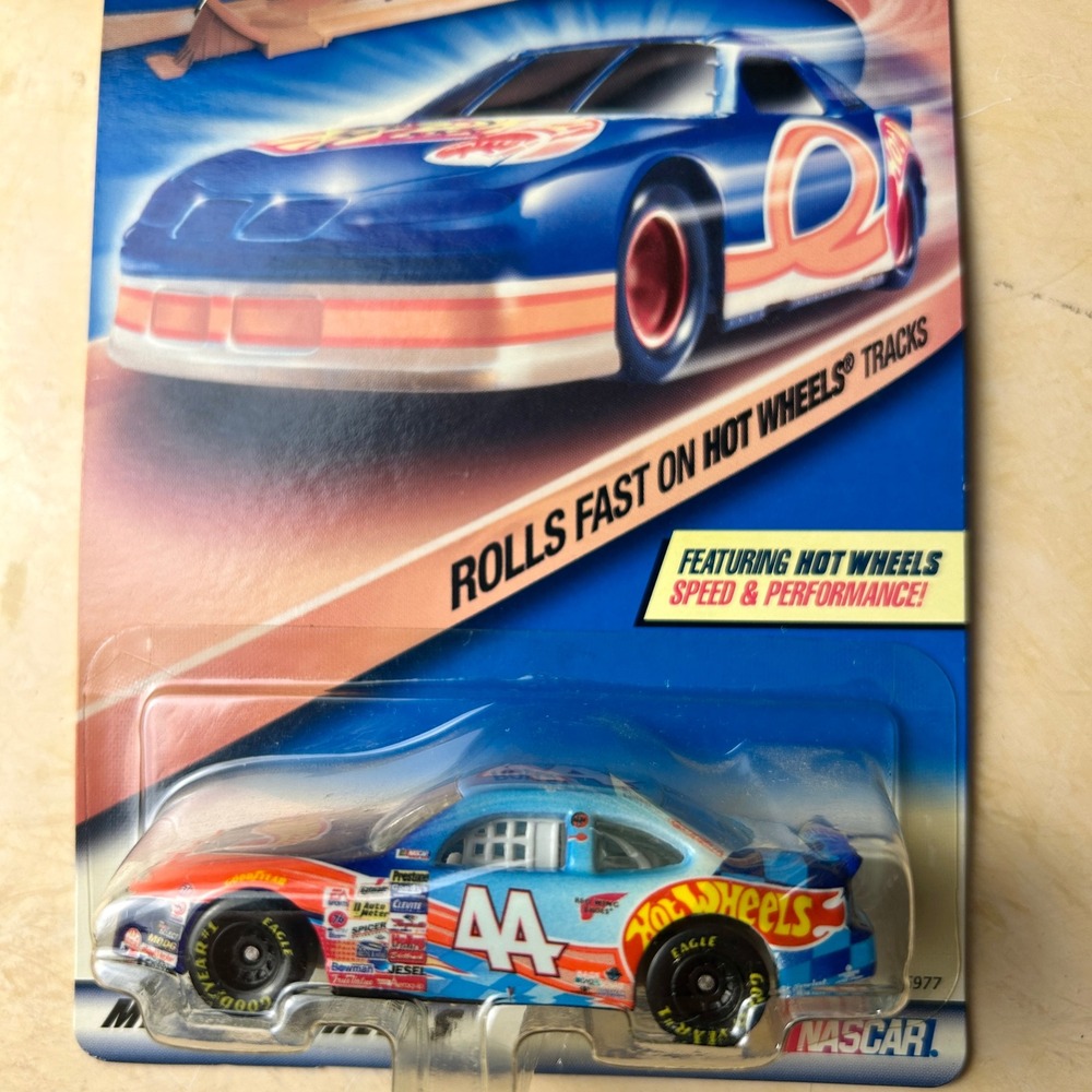 Hot Wheels NASCAR Racing #44 Kyle Petty Pontiac Grand Prix 1:64 Blue 1999 NIP